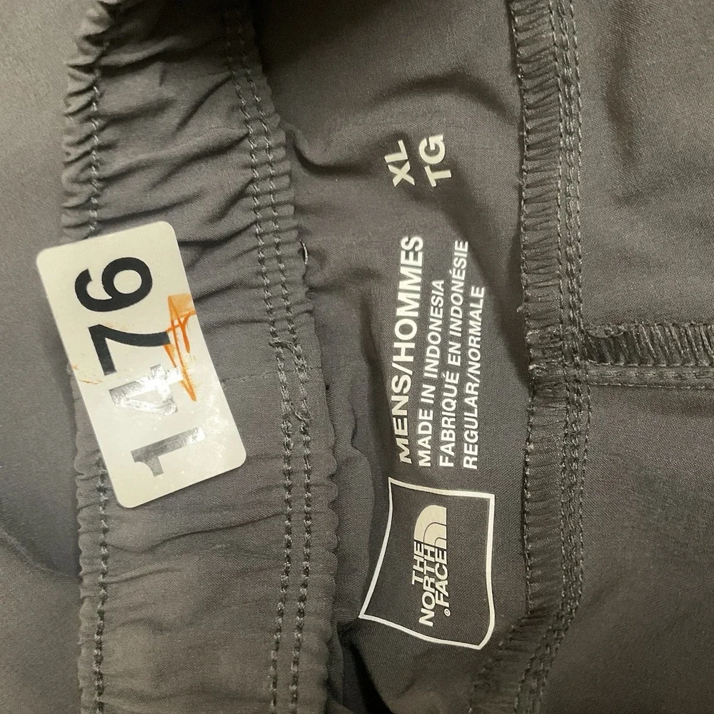 The North Face Shorts Mens XL Gray Asphalt Unlined Cargo Chino Hiking‎ Fishing